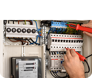 スタッフが現場で施工いたします。